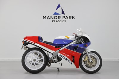 Lot 25 - 1988 Honda VFR750R RC30