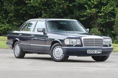 Lot 1990 Mercedes-Benz 420 SE