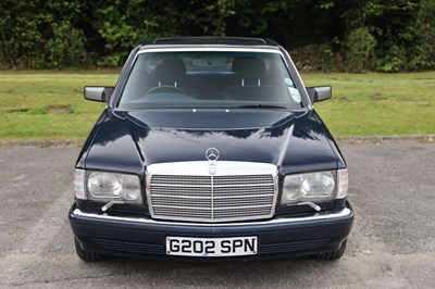 Lot 1990 Mercedes-Benz 420 SE