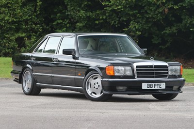 Lot 1989 Mercedes-Benz 560 SEL